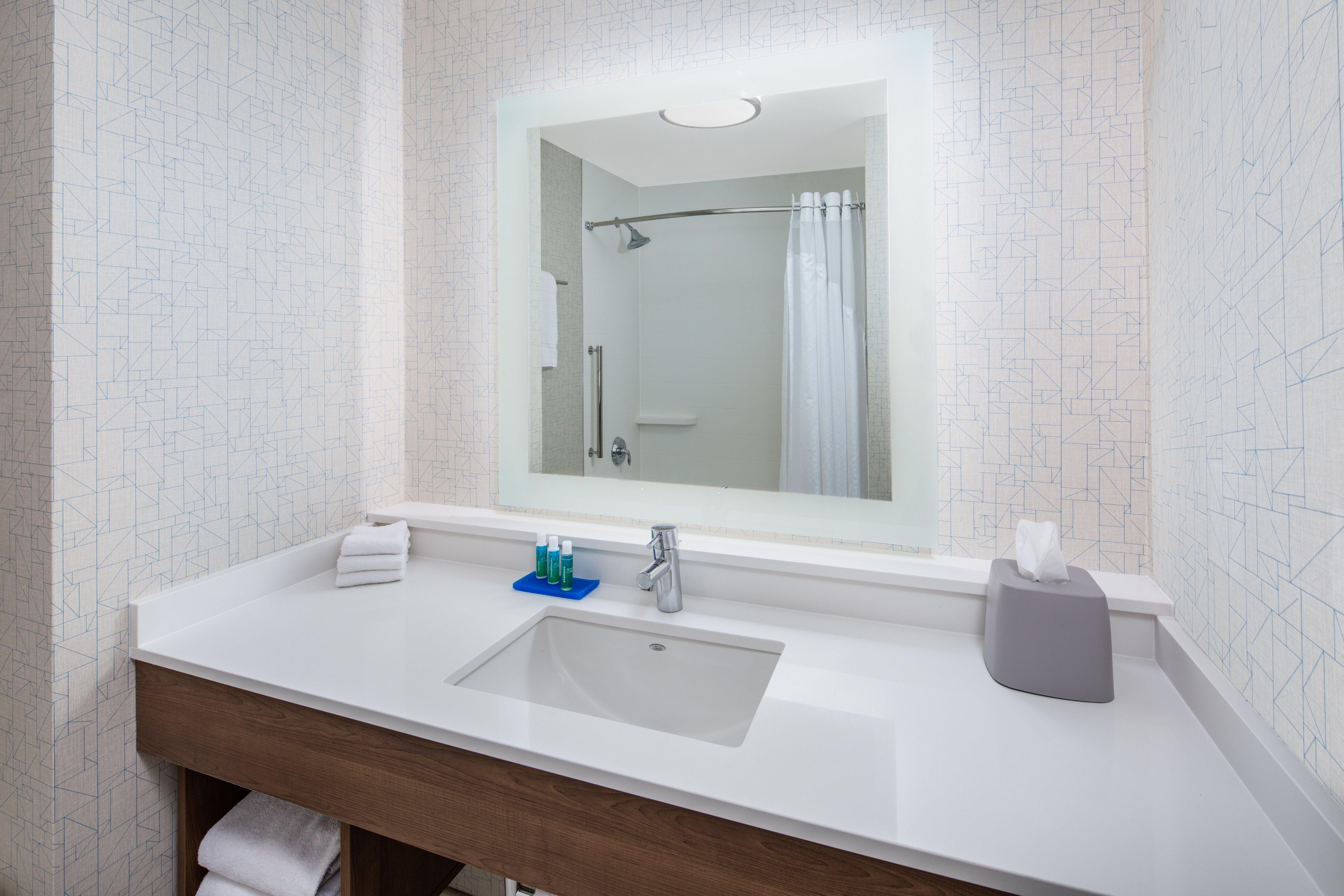 Holiday Inn Express Ontario By Ihg Creekside Exterior foto